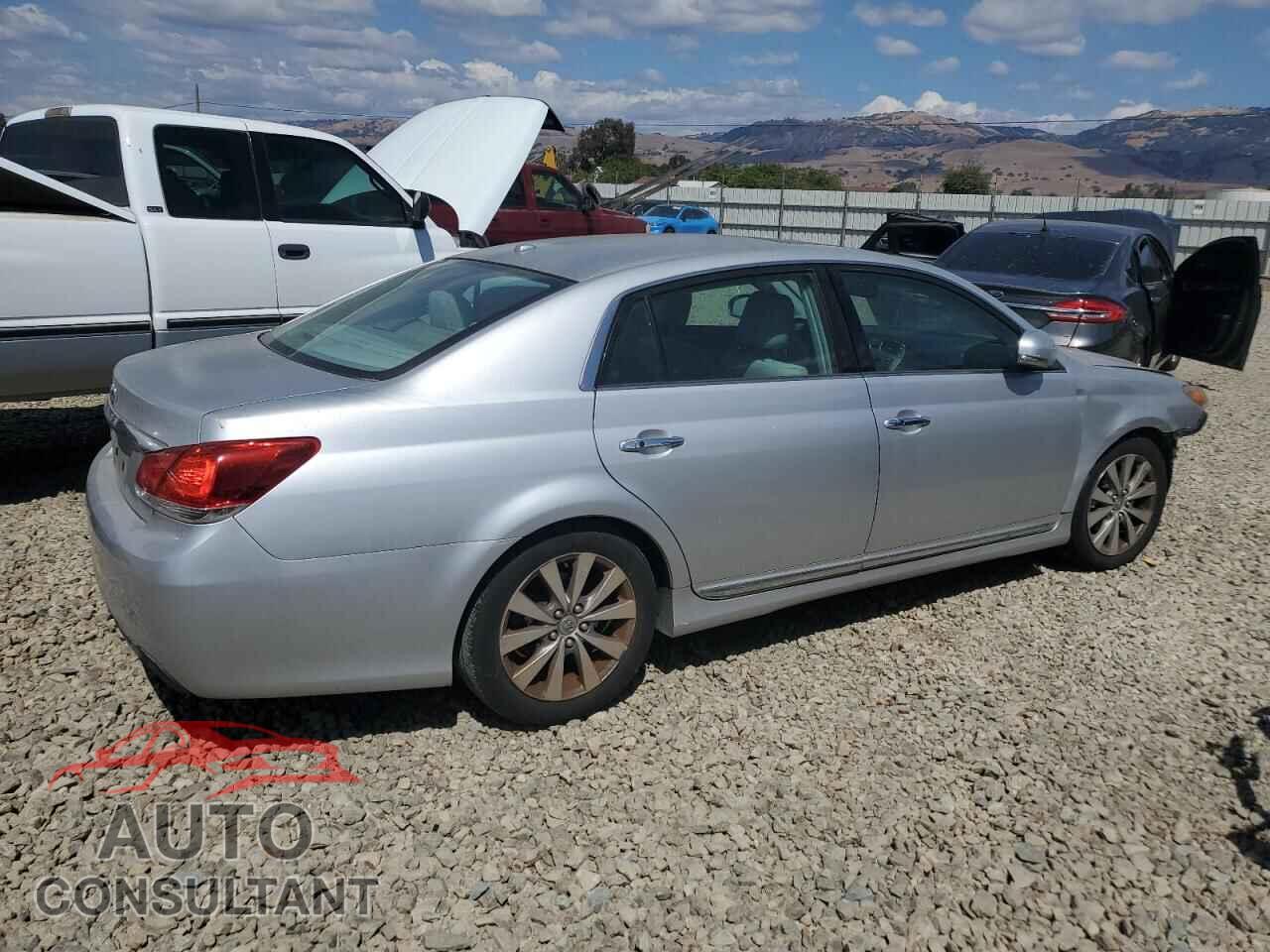 TOYOTA AVALON 2011 - 4T1BK3DB4BU395551