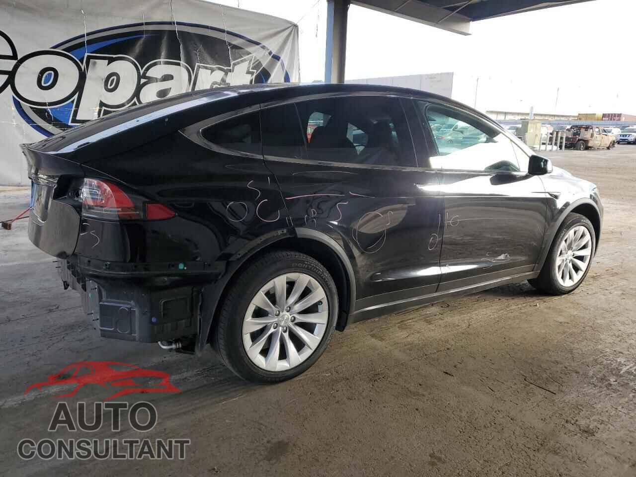 TESLA MODEL X 2018 - 5YJXCBE24JF113609