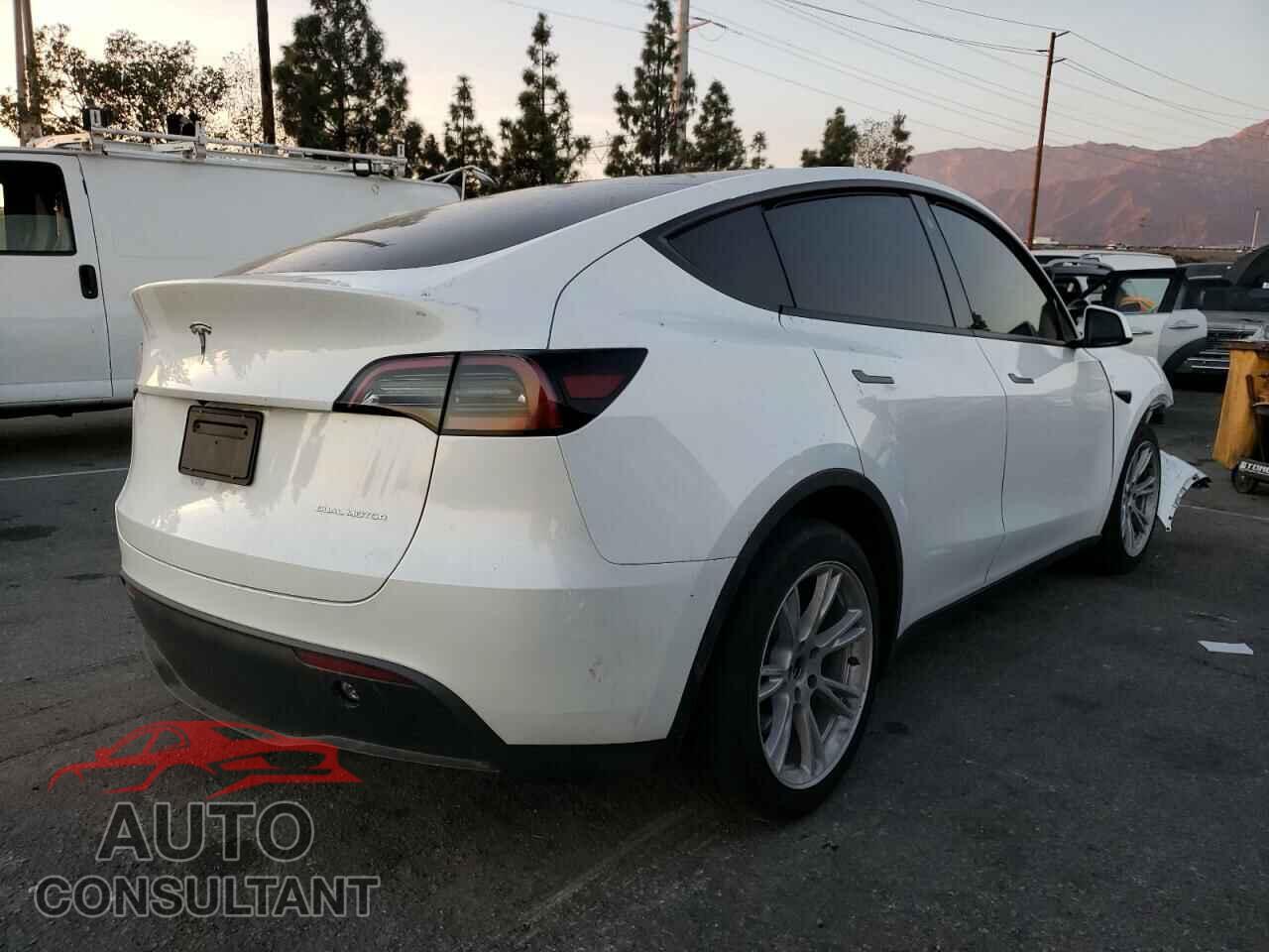 TESLA MODEL Y 2023 - 7SAYGDEE8PF636710