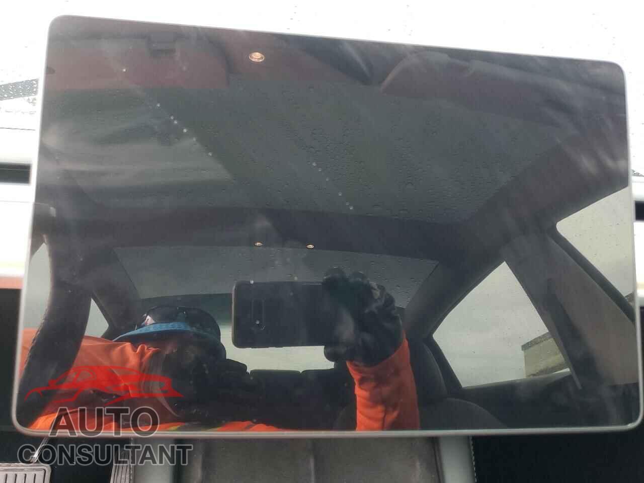 TESLA MODEL 3 2023 - 5YJ3E1EA5PF556158