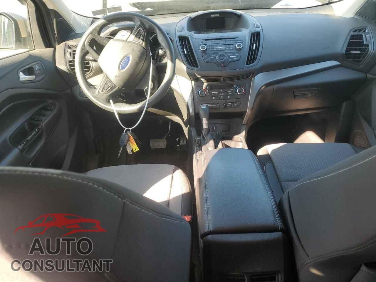 FORD ESCAPE 2017 - 1FMCU9G95HUB48509