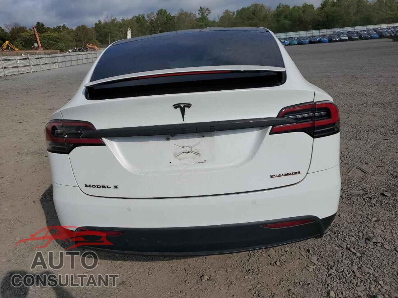 TESLA MODEL X 2017 - 5YJXCBE24HF042325