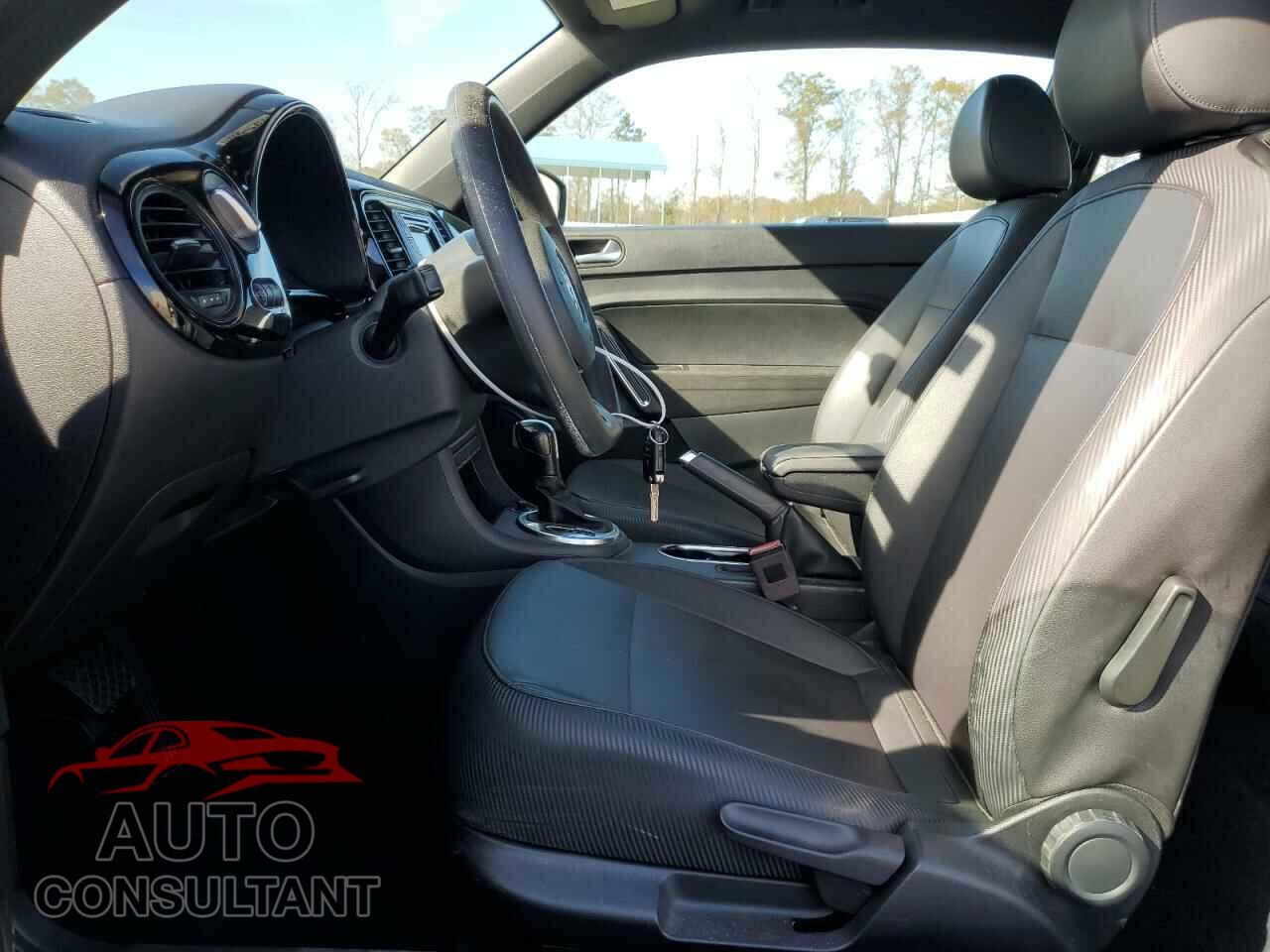 VOLKSWAGEN BEETLE 2017 - 3VWF17AT3HM633252