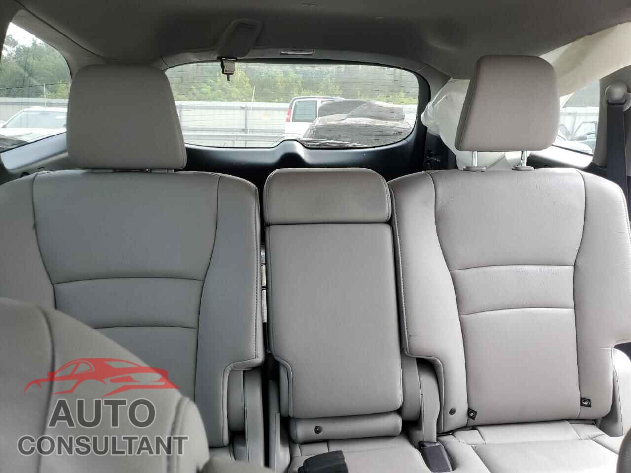 HONDA PILOT 2016 - 5FNYF5H5XGB045425