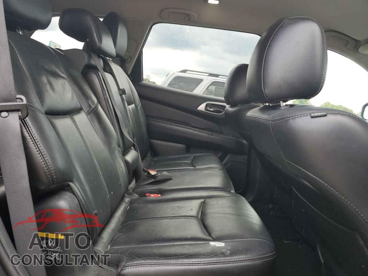 NISSAN PATHFINDER 2014 - 5N1AR2MM5EC610562