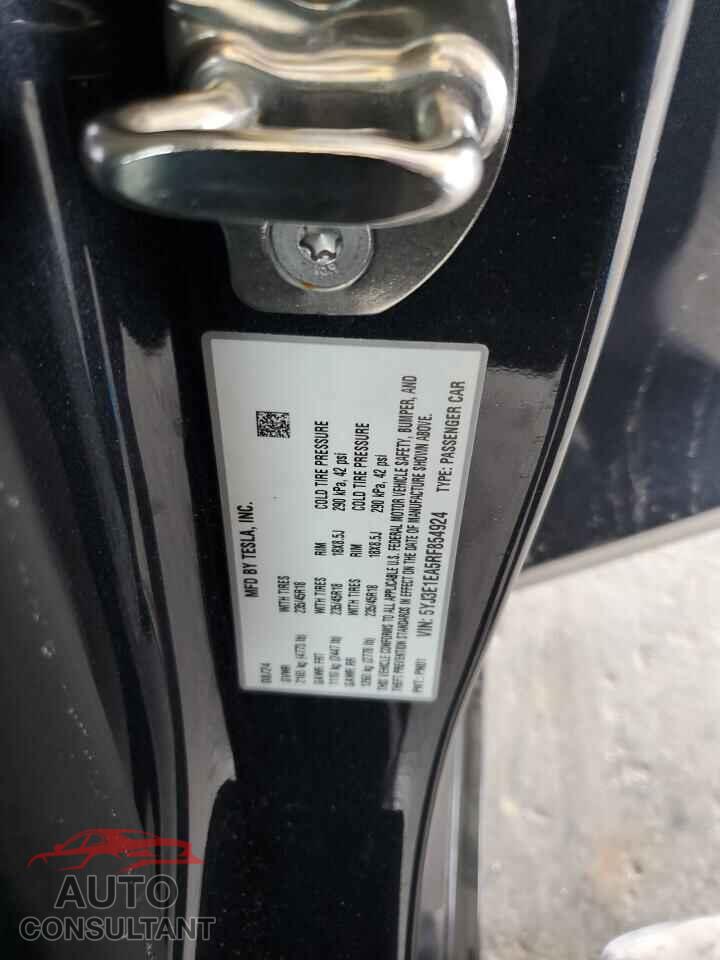 TESLA MODEL 3 2024 - 5YJ3E1EA5RF854924
