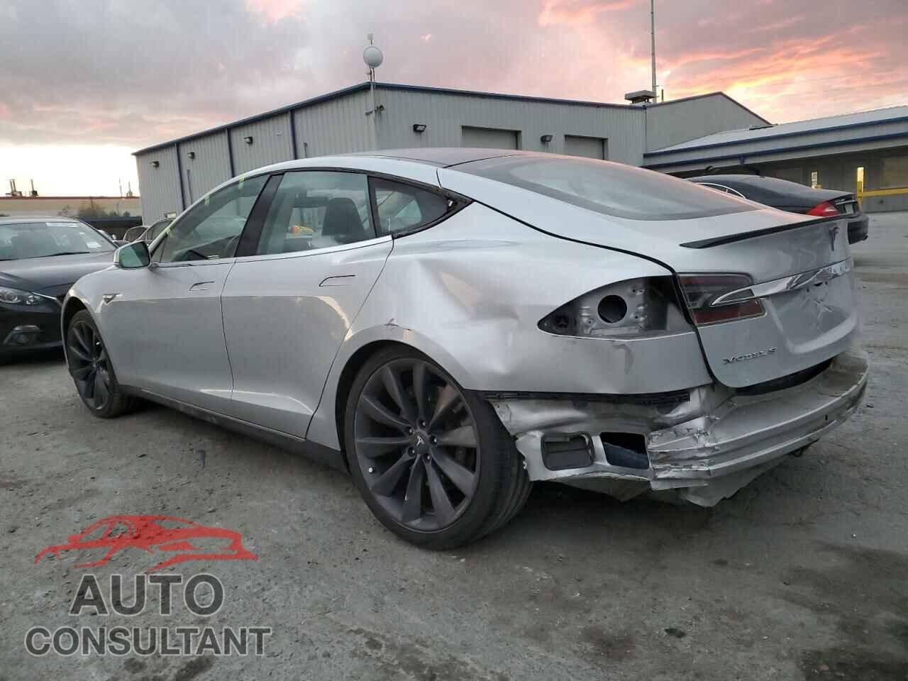 TESLA MODEL S 2013 - 5YJSA1DP1DFP25603