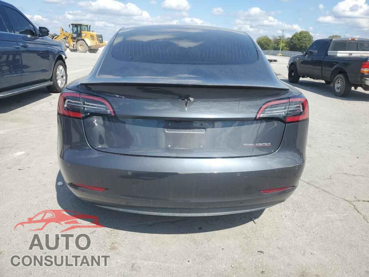TESLA MODEL 3 2018 - 5YJ3E1EB7JF105815