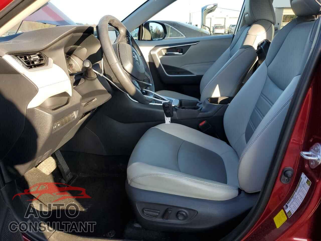 TOYOTA RAV4 2019 - 2T3C1RFV1KC014345