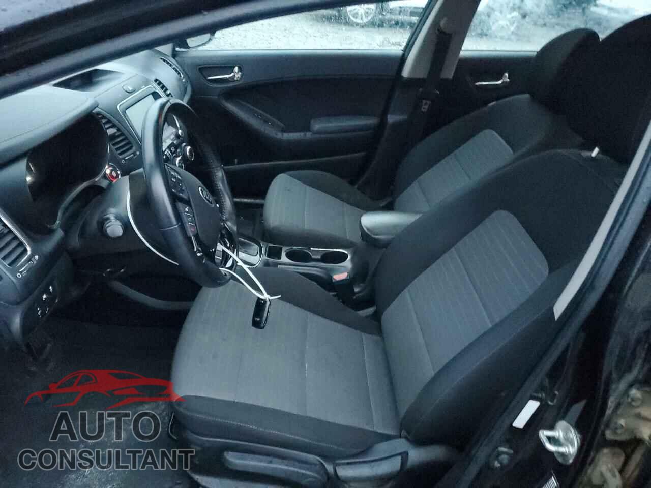 KIA FORTE 2018 - 3KPFL4A73JE200531