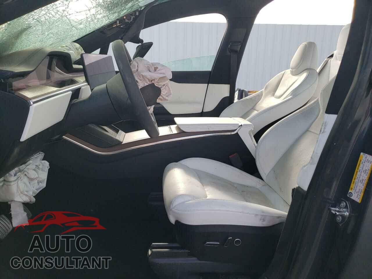 TESLA MODEL X 2023 - 7SAXCBE5XPF367833