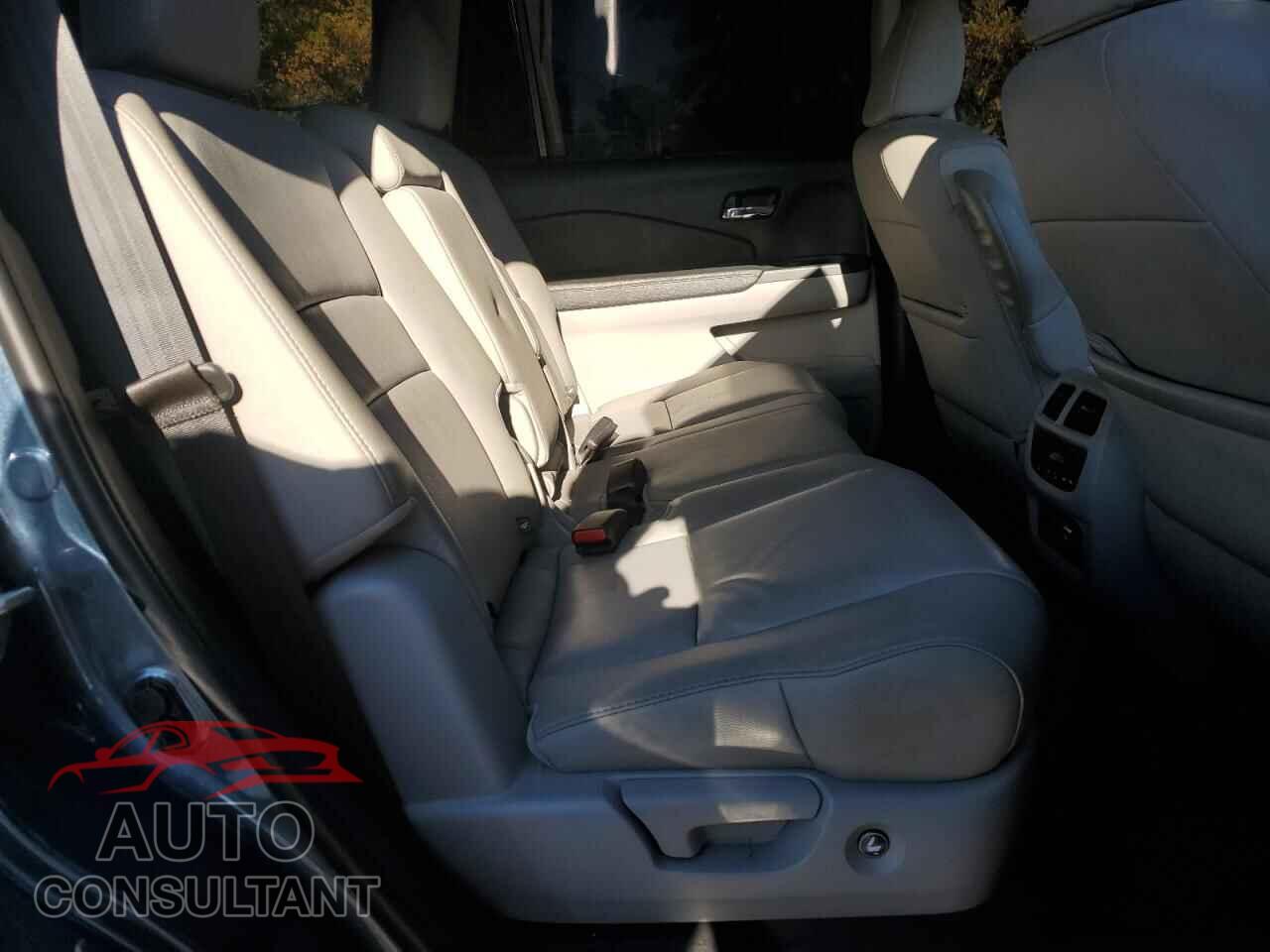 HONDA PILOT 2019 - 5FNYF6H47KB001078
