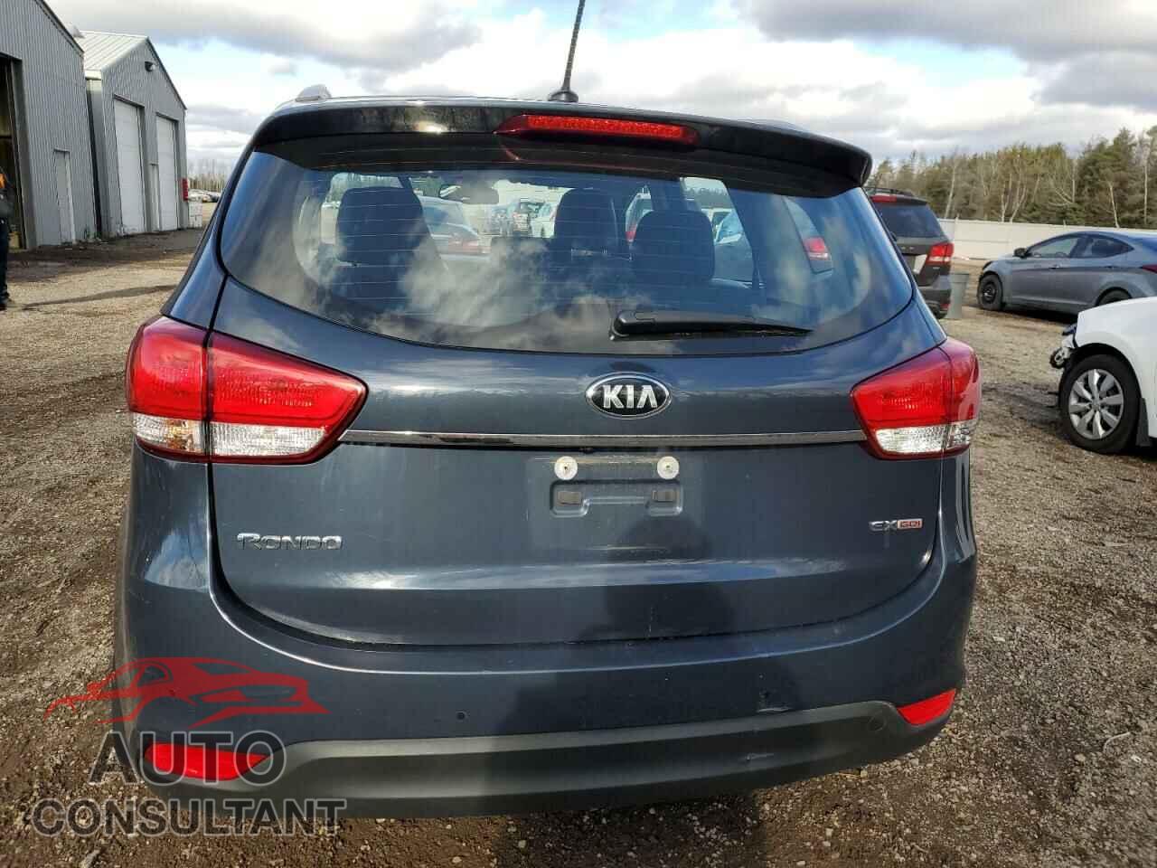 KIA RONDO 2015 - KNAHU8A30F7122515
