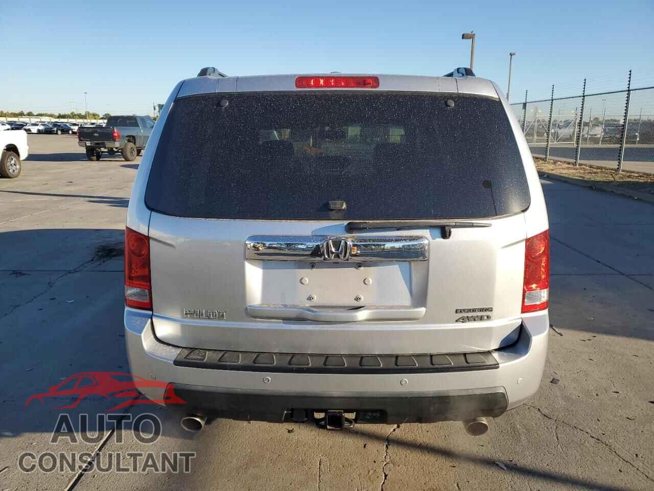 HONDA PILOT 2010 - 5FNYF4H97AB006893