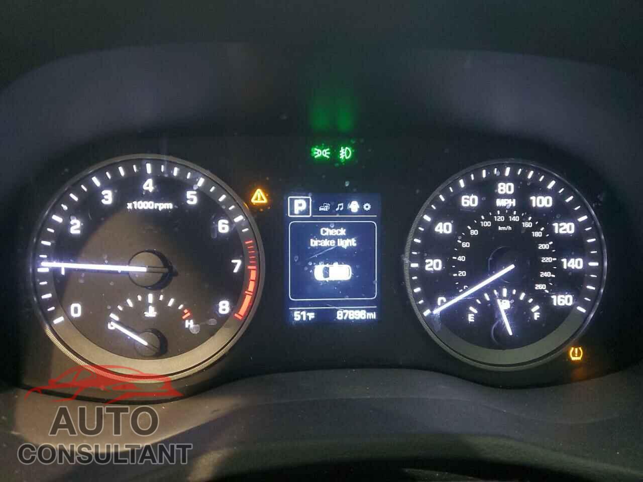 HYUNDAI TUCSON 2018 - KM8J3CA29JU625256