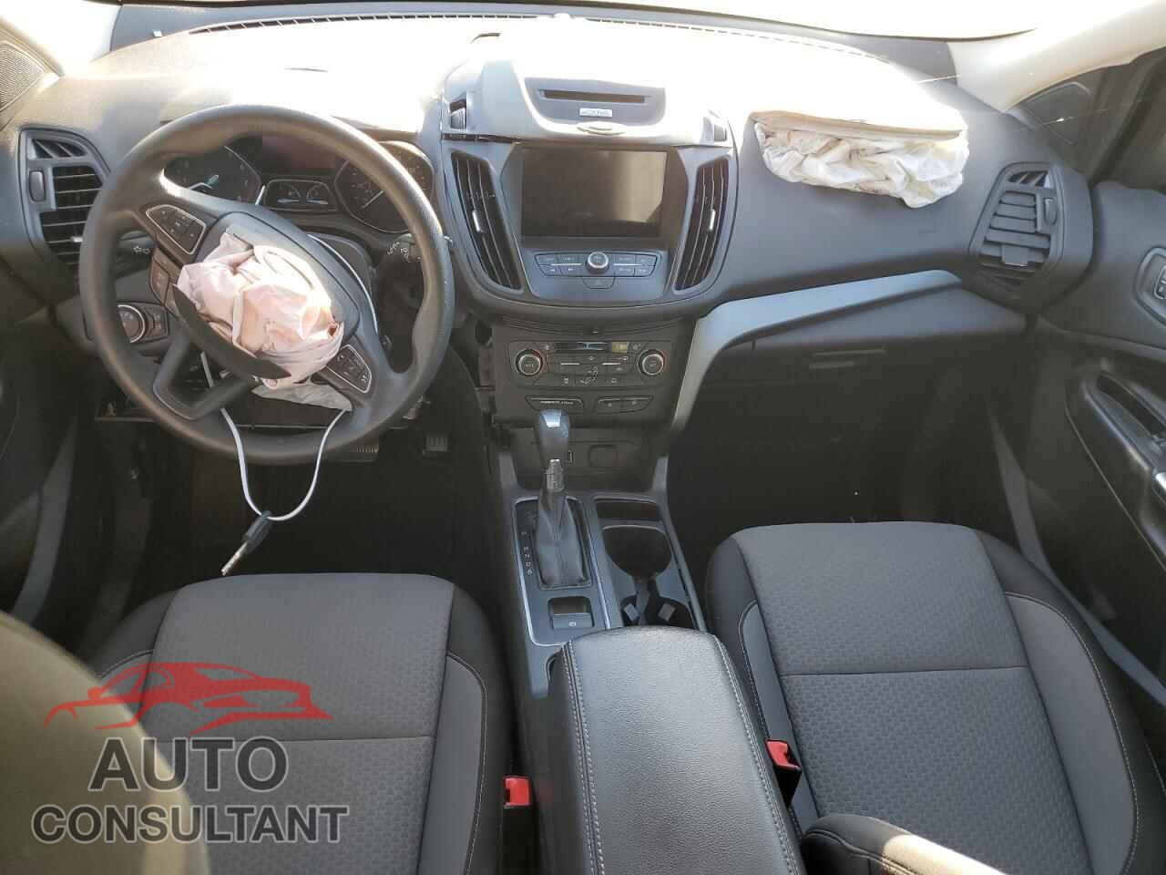 FORD ESCAPE 2017 - 1FMCU0G93HUC11456