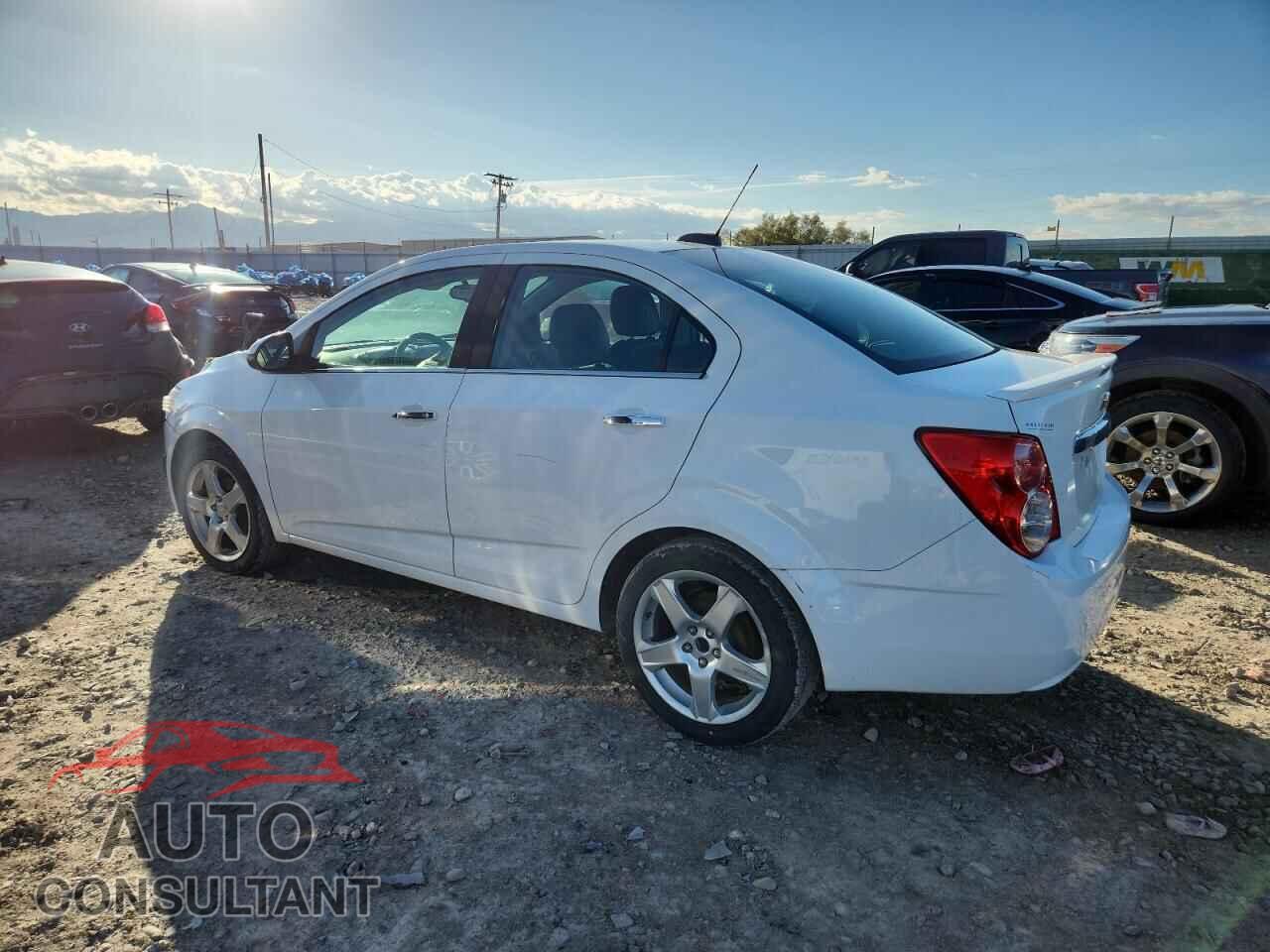 CHEVROLET SONIC 2015 - 1G1JE5SB4F4196066