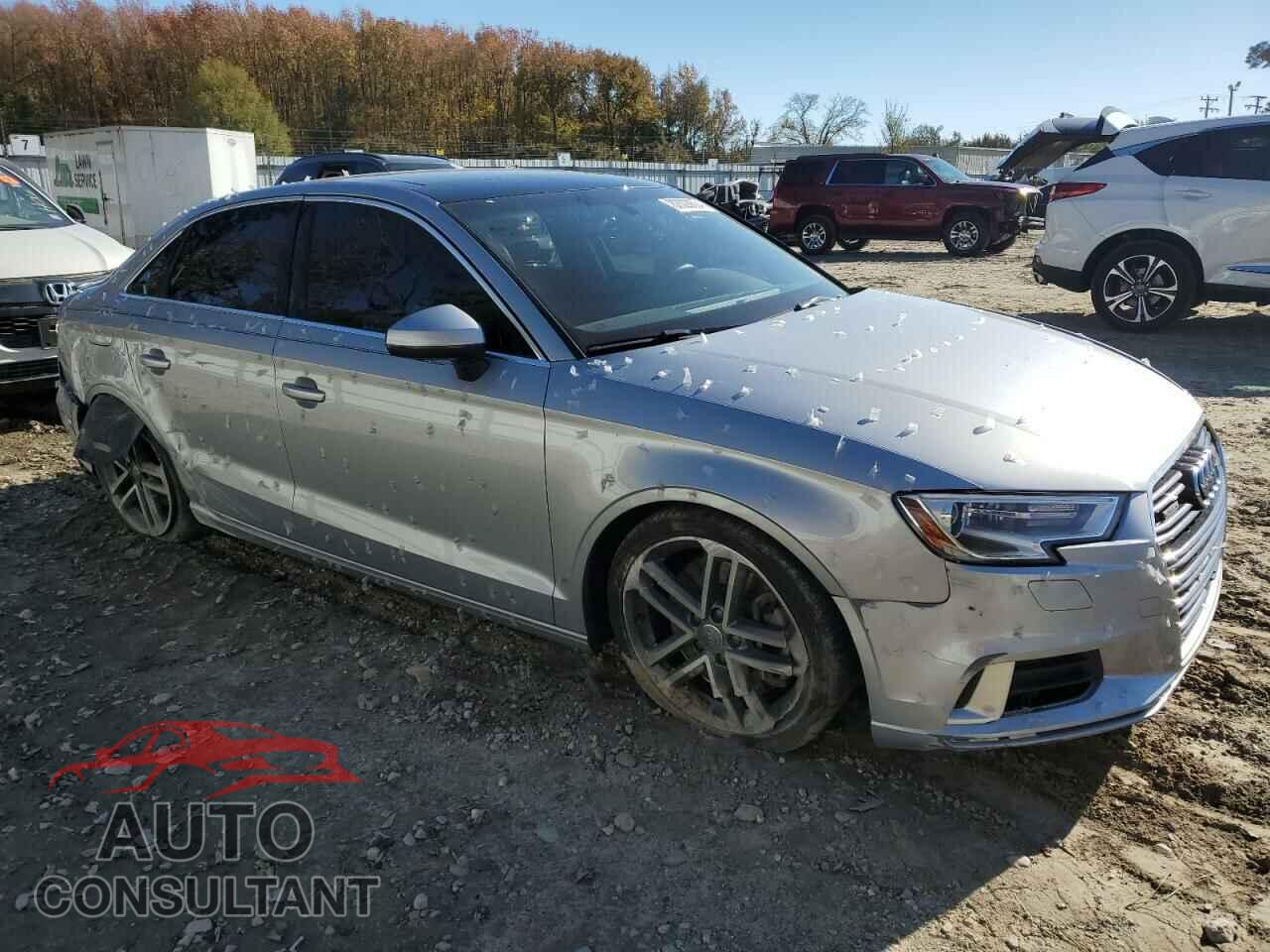 AUDI A3 2019 - WAUBEGFF7KA089221
