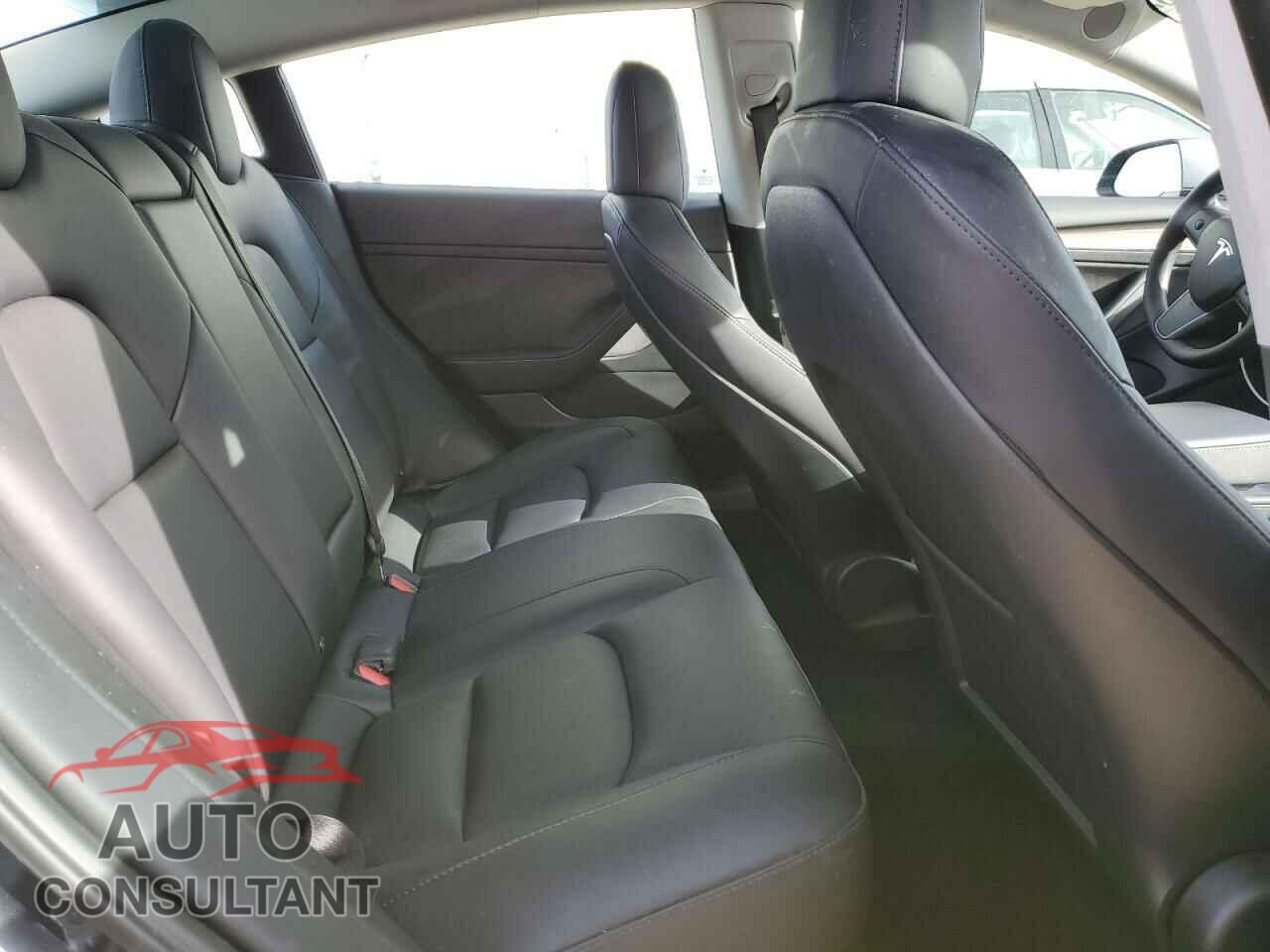 TESLA MODEL 3 2023 - 5YJ3E1EB0PF390737