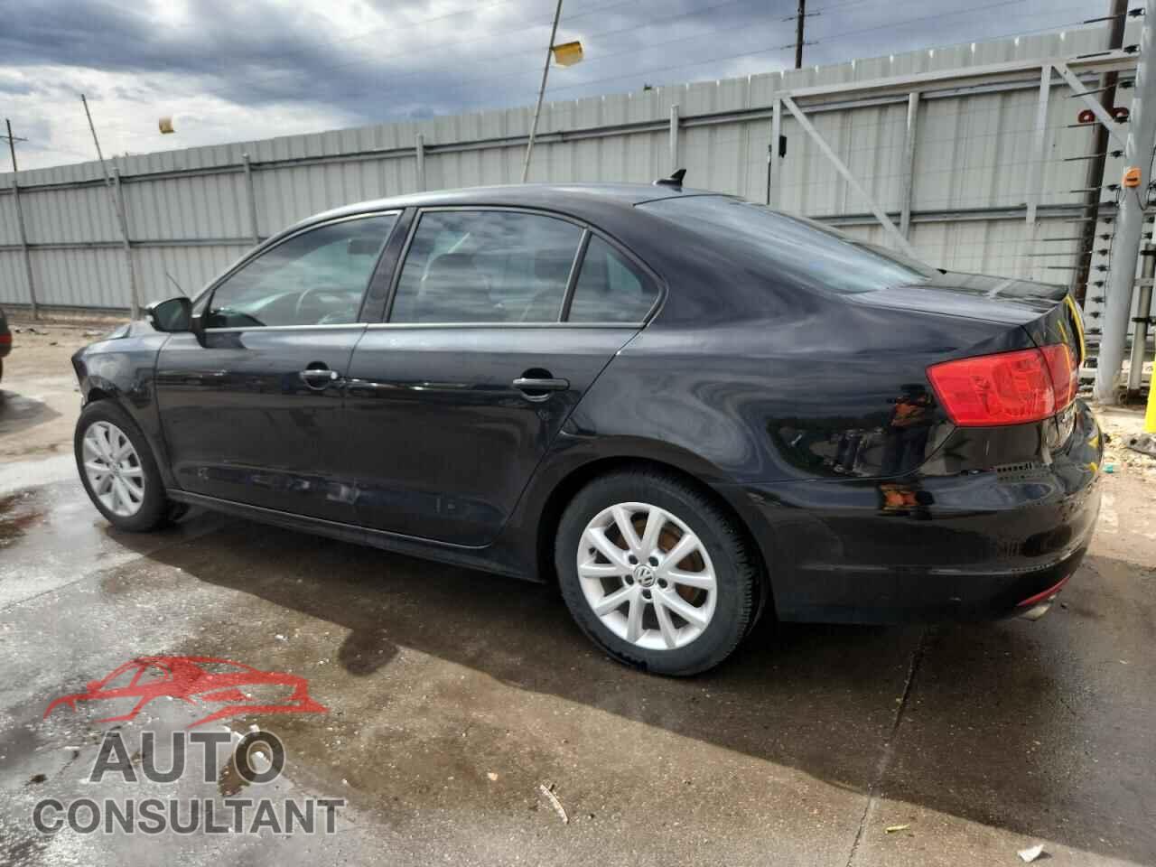 VOLKSWAGEN JETTA 2011 - 3VWDX7AJ0BM053159