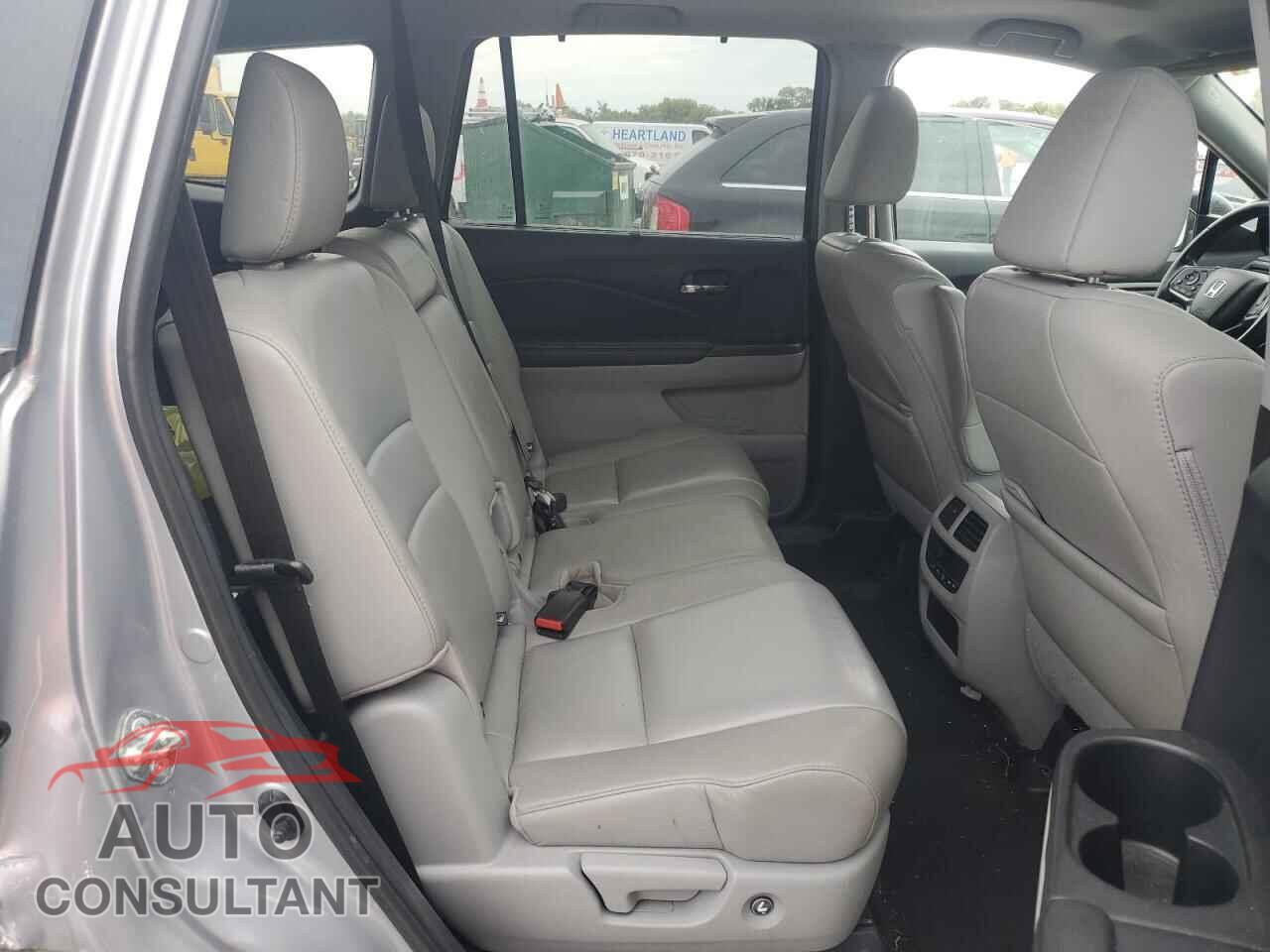 HONDA PILOT 2019 - 5FNYF6H58KB019503