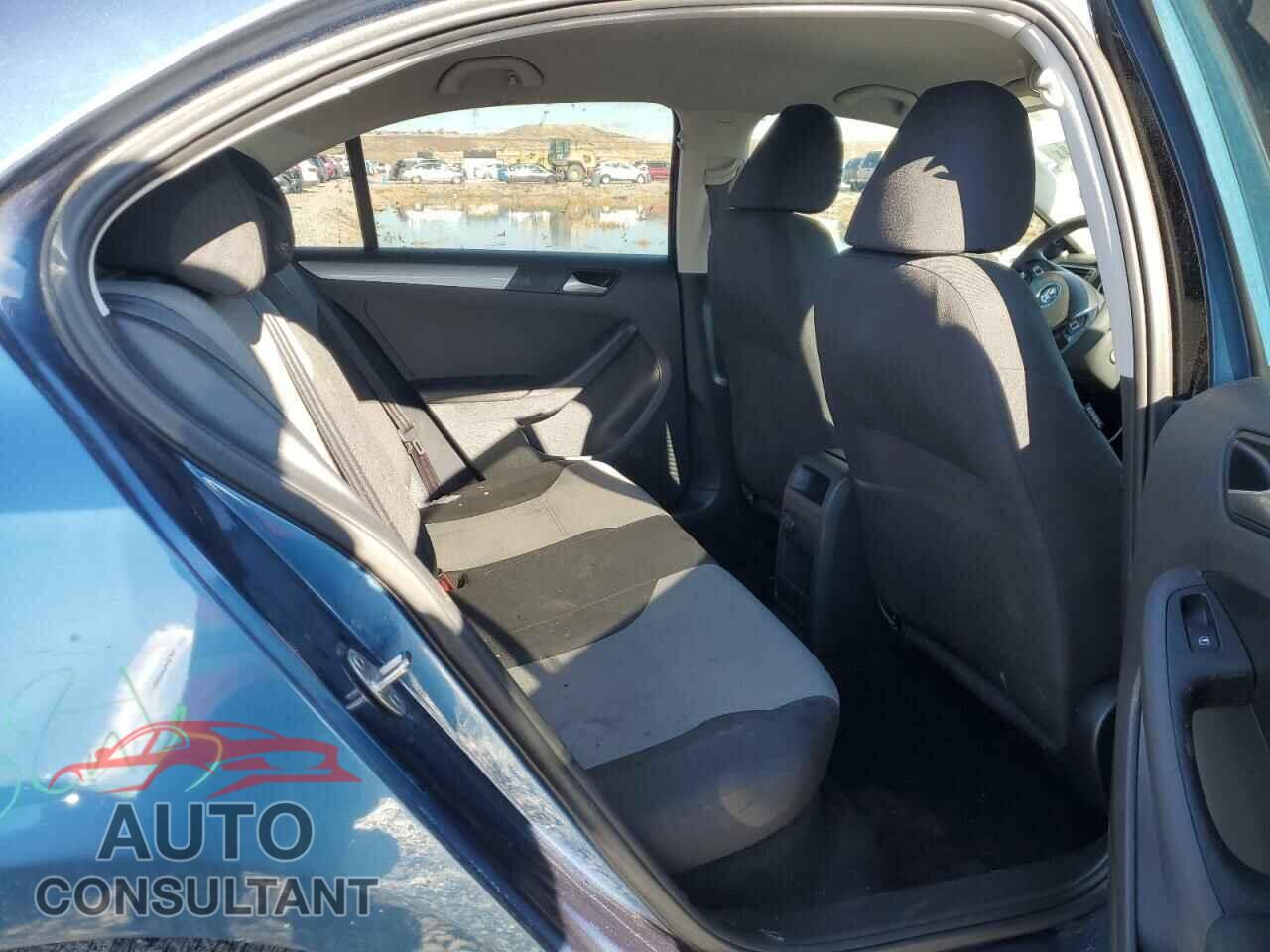 VOLKSWAGEN JETTA 2017 - 3VW2B7AJ8HM396090