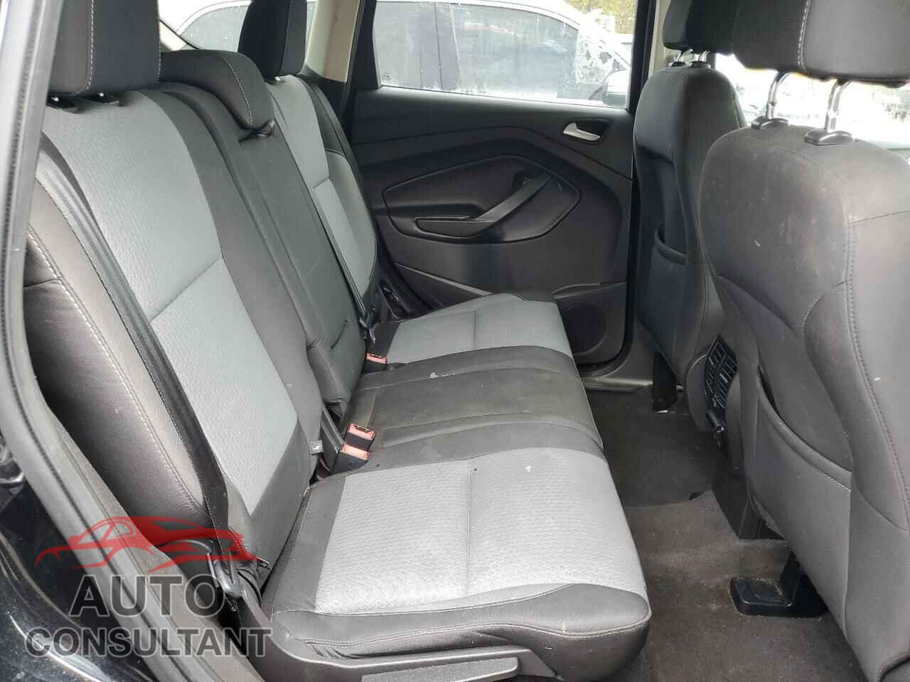 FORD ESCAPE 2017 - 1FMCU9G99HUC40755