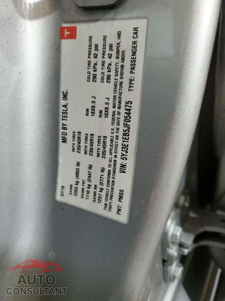 TESLA MODEL 3 2018 - 5YJ3E1EB5JF054475