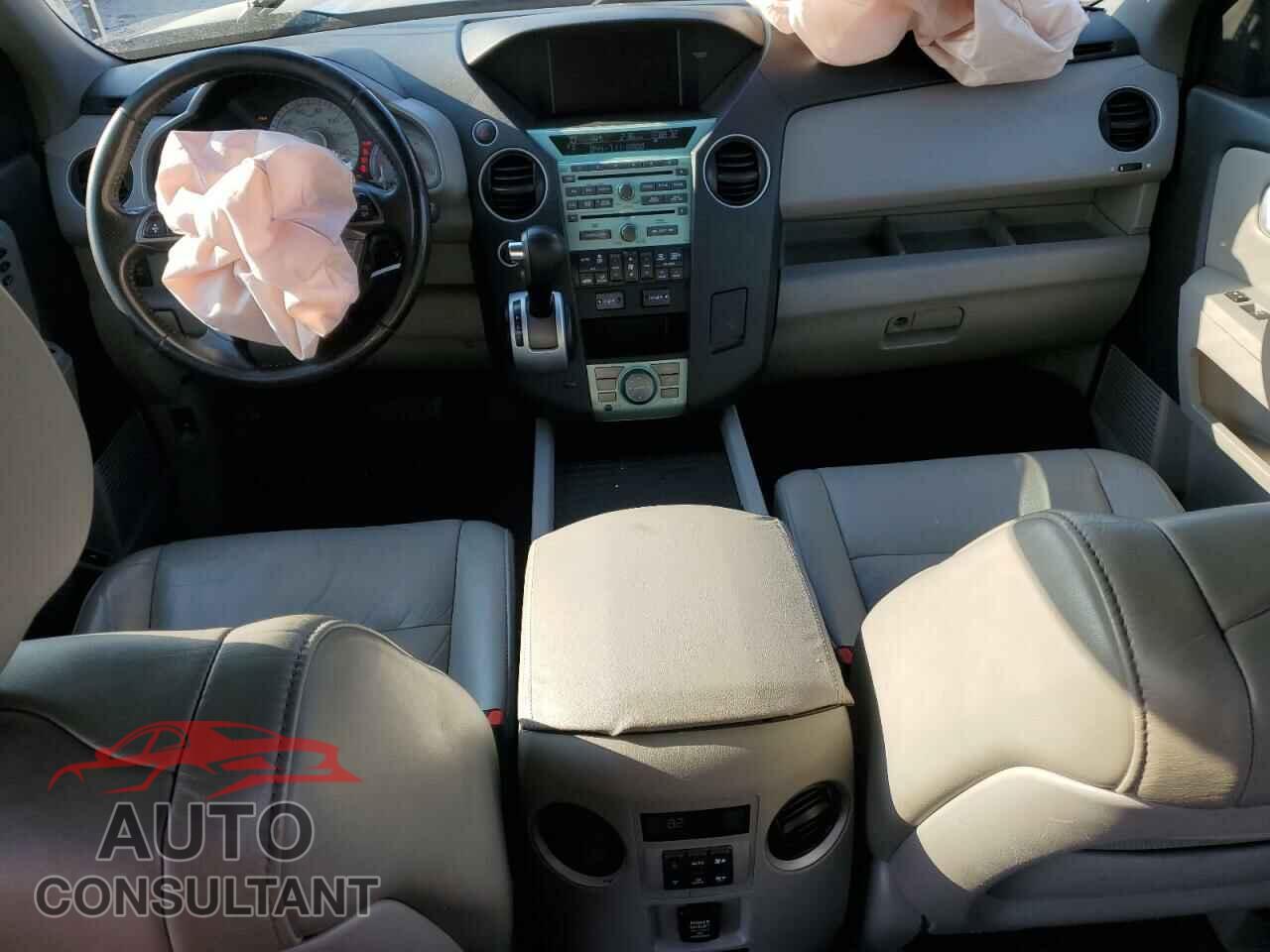 HONDA PILOT 2011 - 5FNYF4H98BB024384