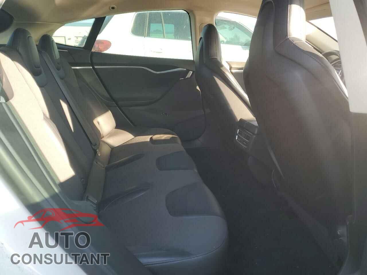 TESLA MODEL S 2013 - 5YJSA1CG8DFP12090