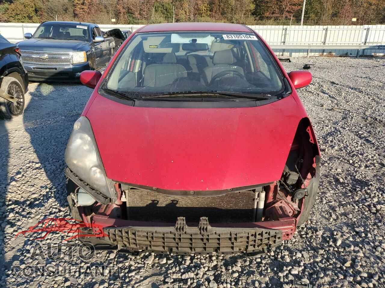 HONDA FIT 2013 - JHMGE8H31DC017583
