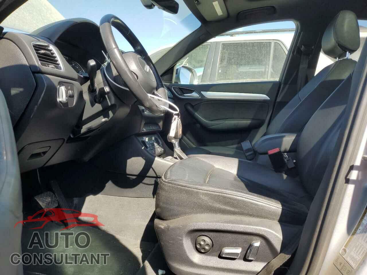 AUDI Q3 2016 - WA1BFCFS7GR014575