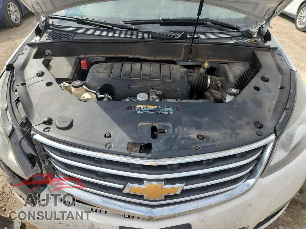 CHEVROLET TRAVERSE 2015 - 1GNKVHKD5FJ110061