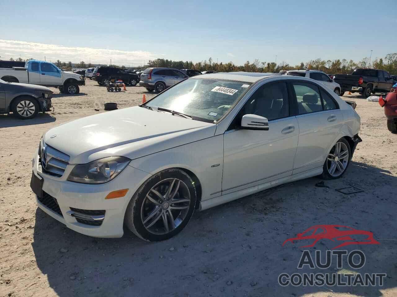 MERCEDES-BENZ C-CLASS 2012 - WDDGF4HB7CR206240