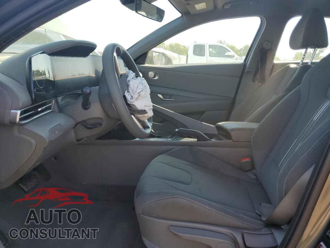 HYUNDAI ELANTRA 2024 - KMHLM4DG8RU753857