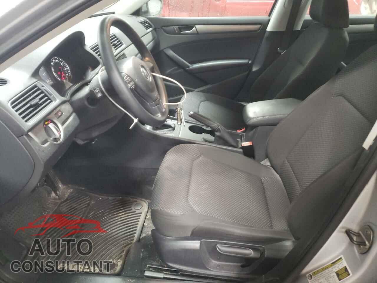 VOLKSWAGEN PASSAT 2012 - 1VWAP7A38CC064904