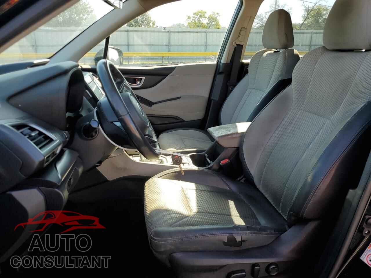 SUBARU FORESTER 2019 - JF2SKAEC1KH451505