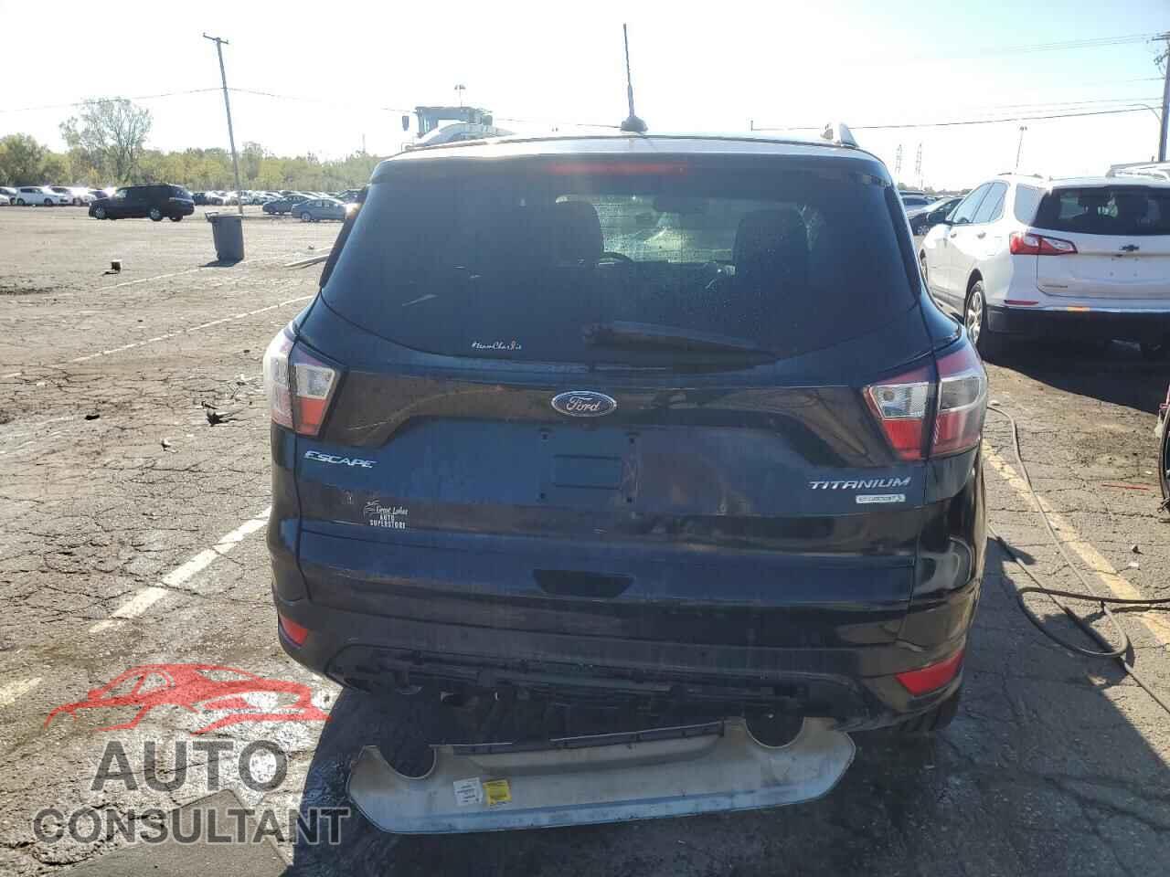 FORD ESCAPE 2017 - 1FMCU9J96HUC99433