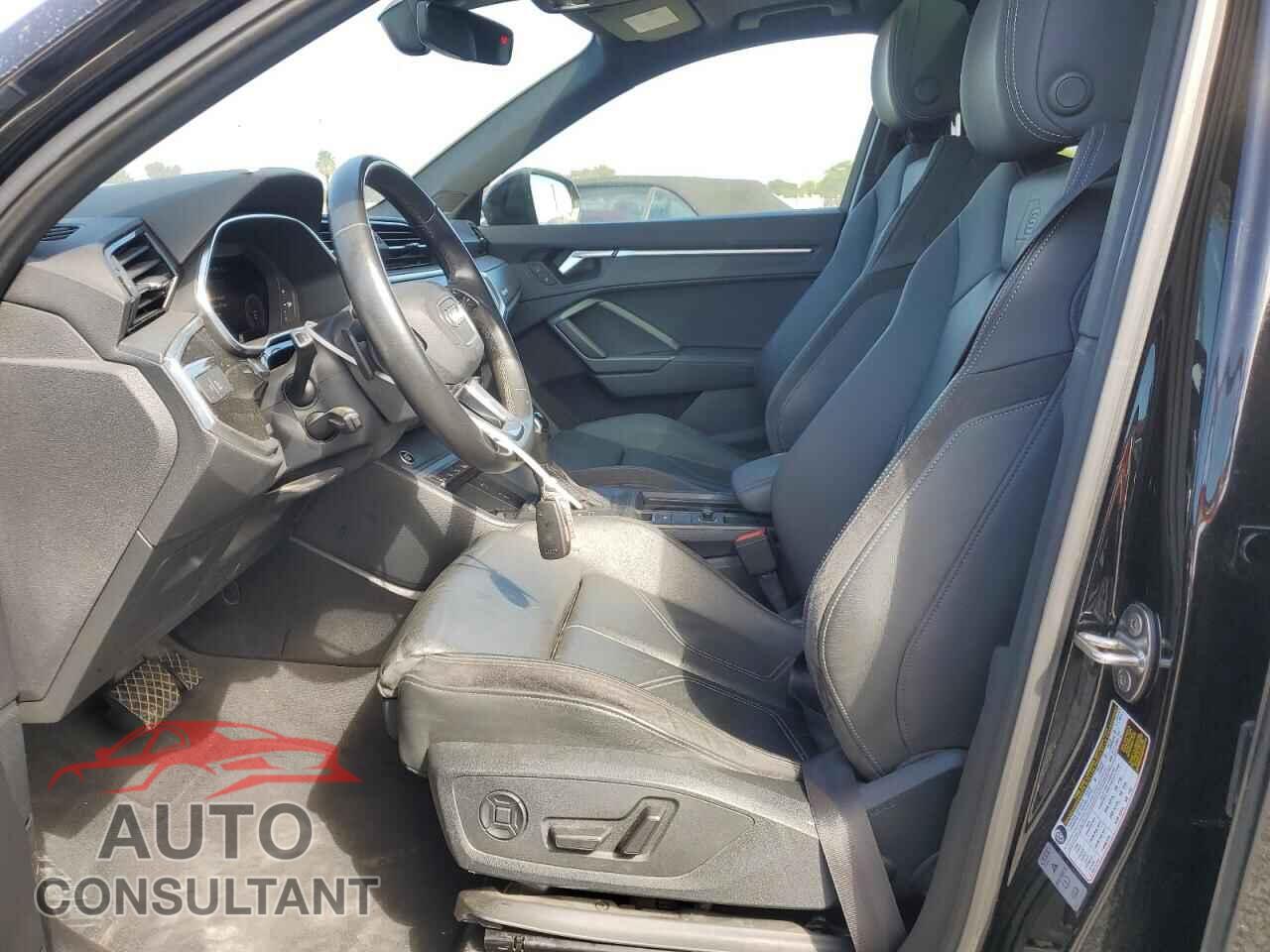 AUDI Q3 2021 - WA1EECF32M1045591