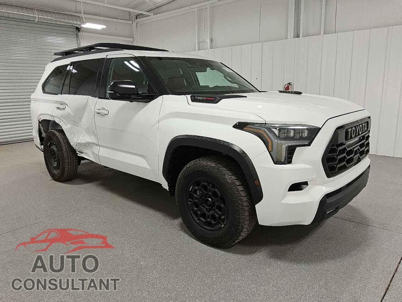 TOYOTA SEQUOIA 2023 - 7SVAAABA3PX009599