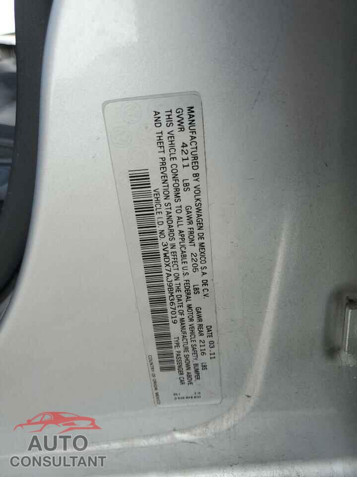 VOLKSWAGEN JETTA 2011 - 3VWDX7AJ9BM367019