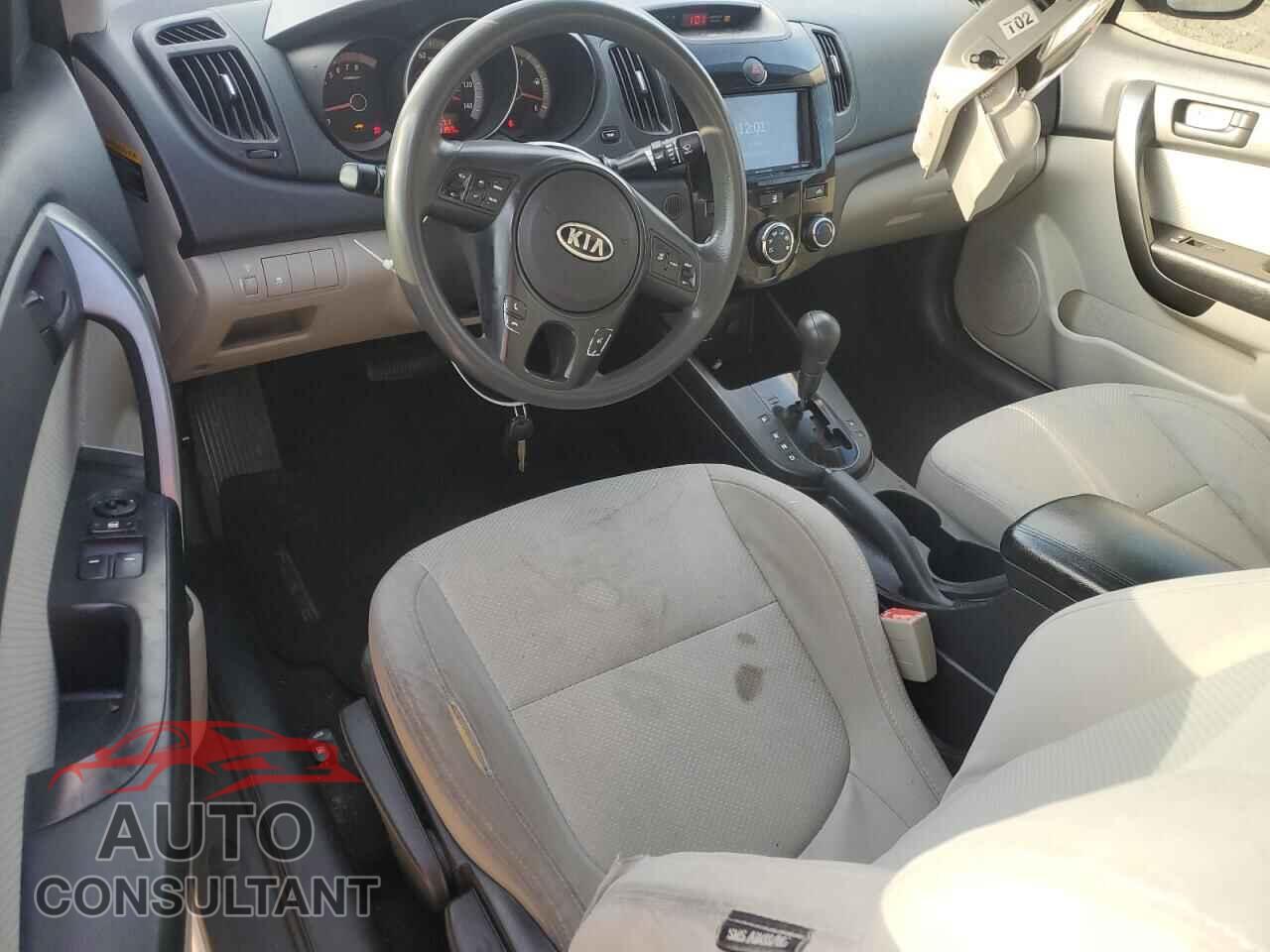 KIA FORTE 2010 - KNAFU6A25A5104406