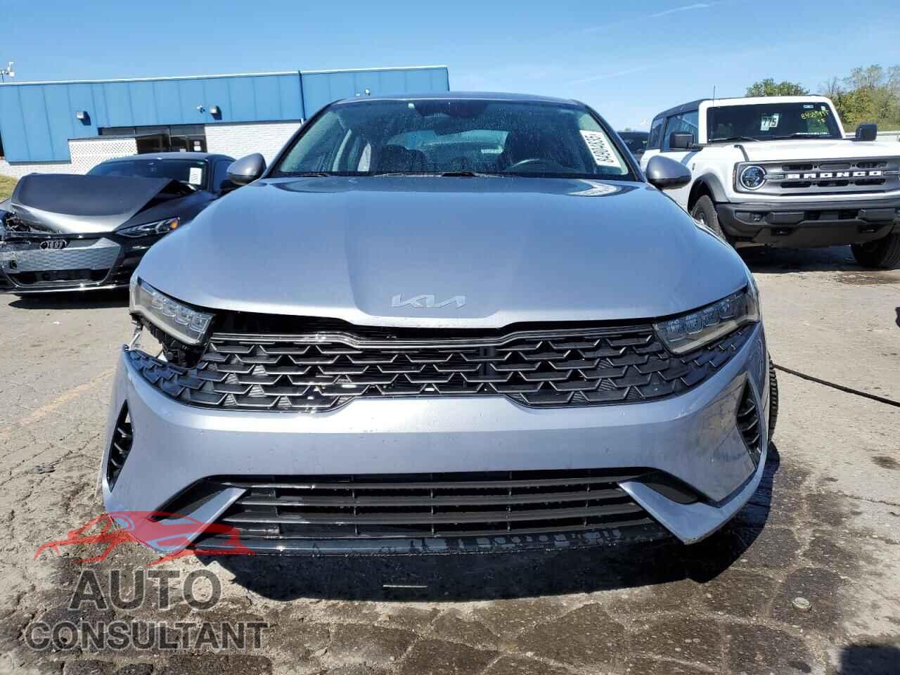 KIA K5 2022 - 5XXG14J28NG143884