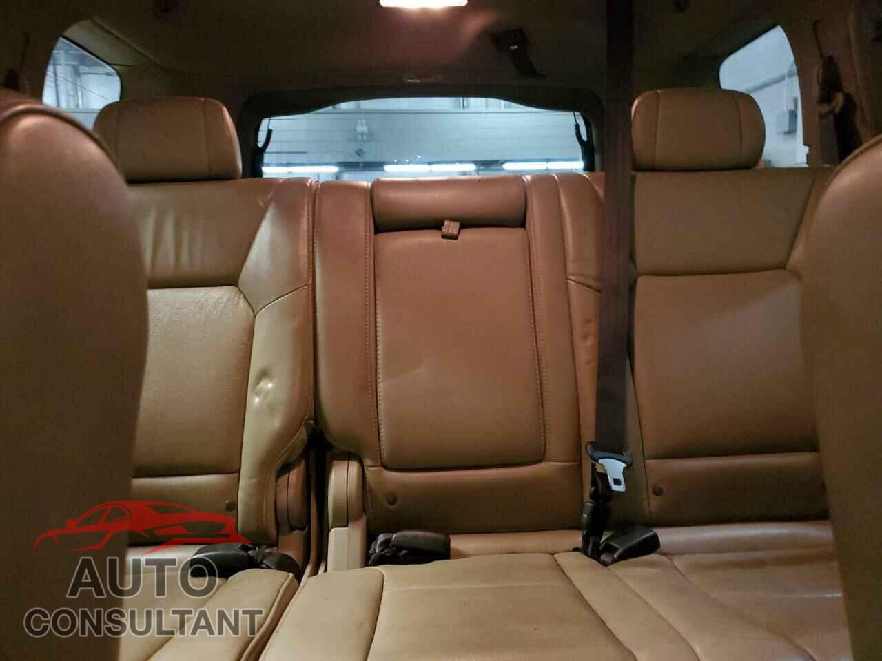 HONDA PILOT 2011 - 5FNYF4H50BB053312