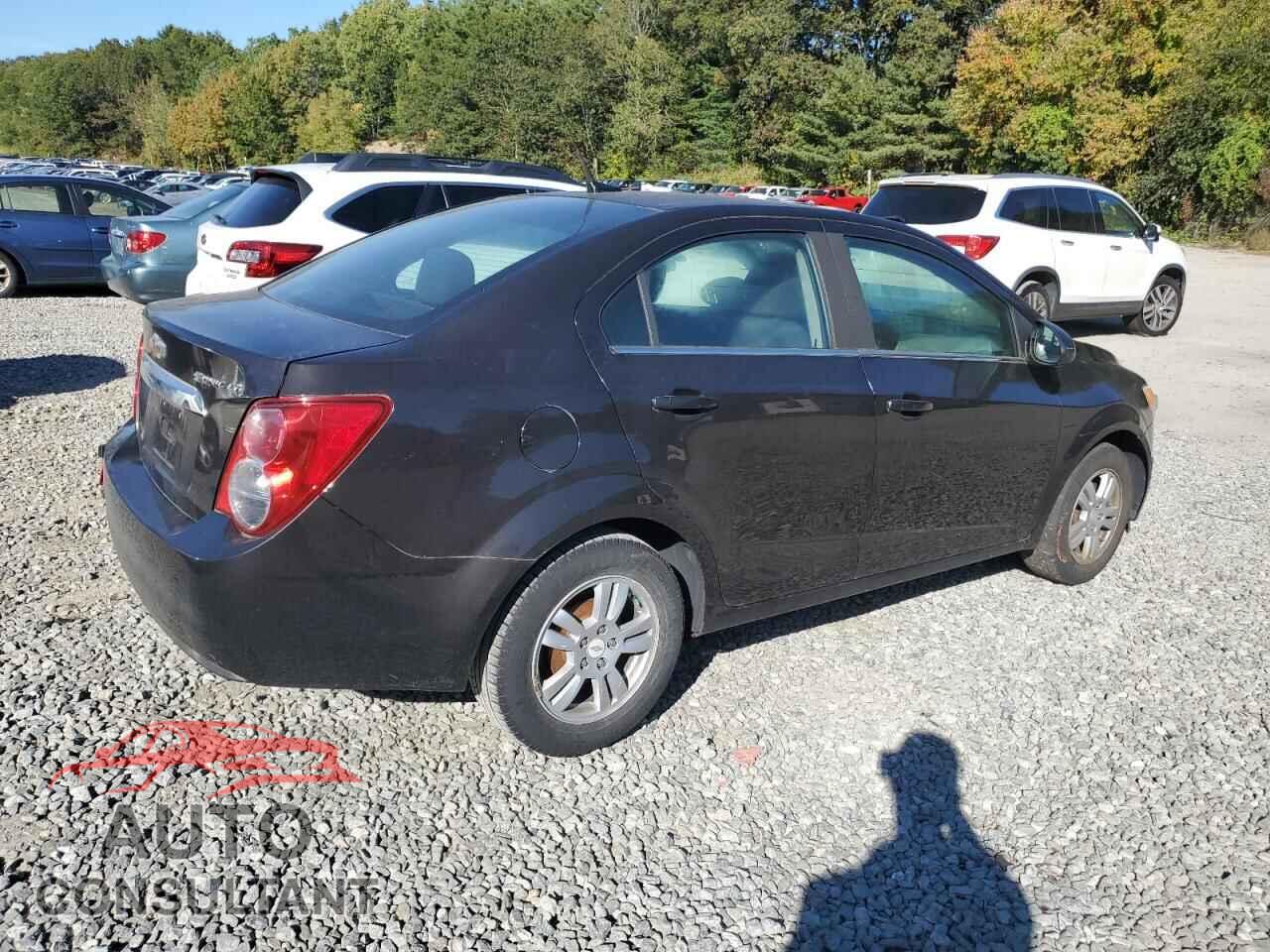 CHEVROLET SONIC 2014 - 1G1JC5SH4E4117441