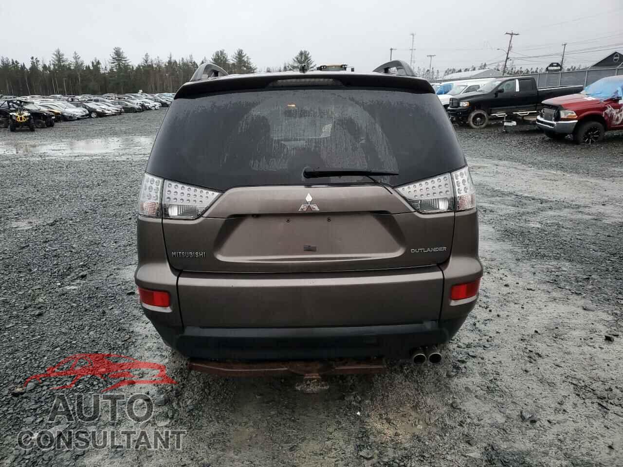 MITSUBISHI OUTLANDER 2013 - JA4JT3AX1DU605985