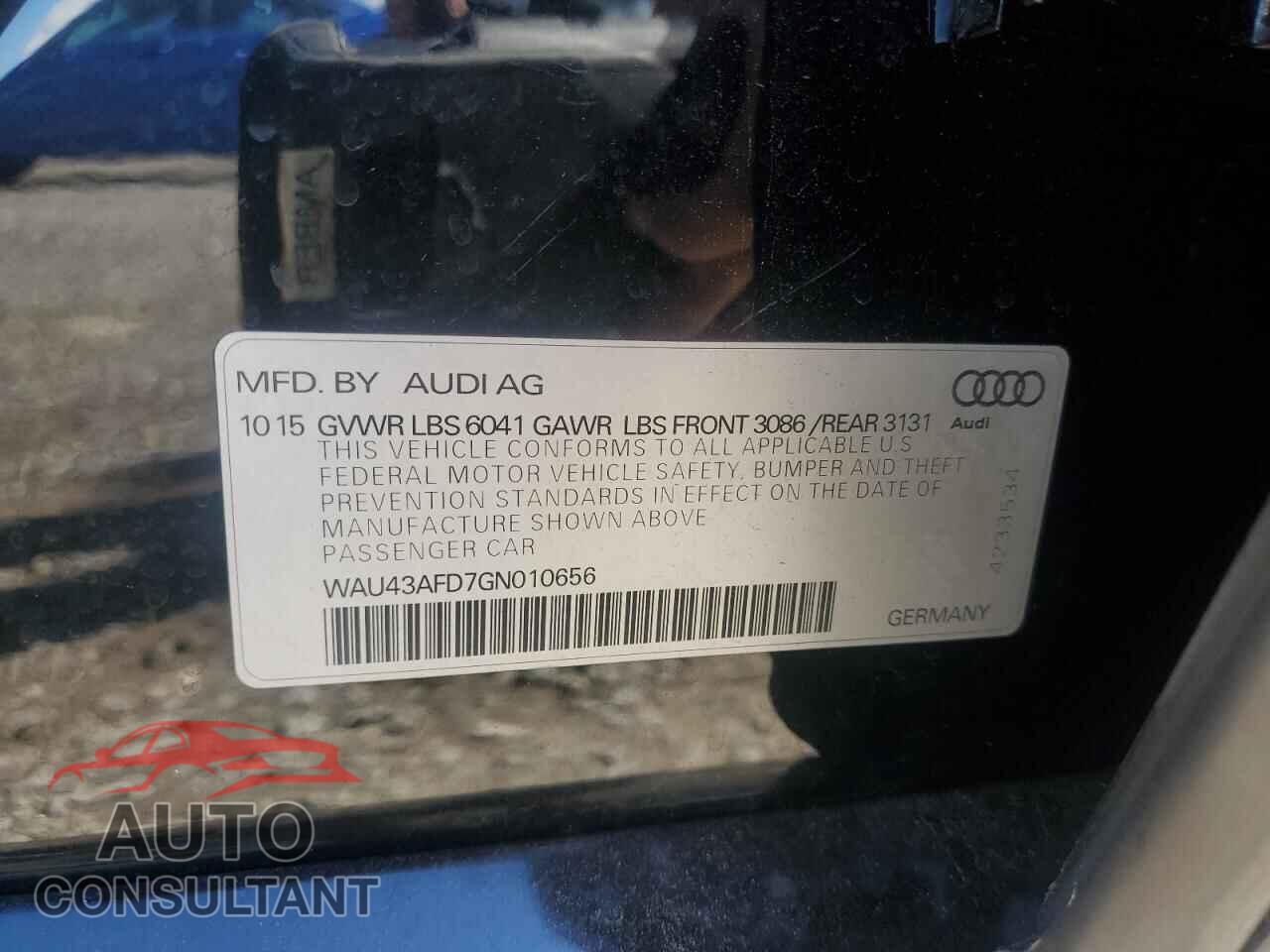 AUDI A8 2016 - WAU43AFD7GN010656