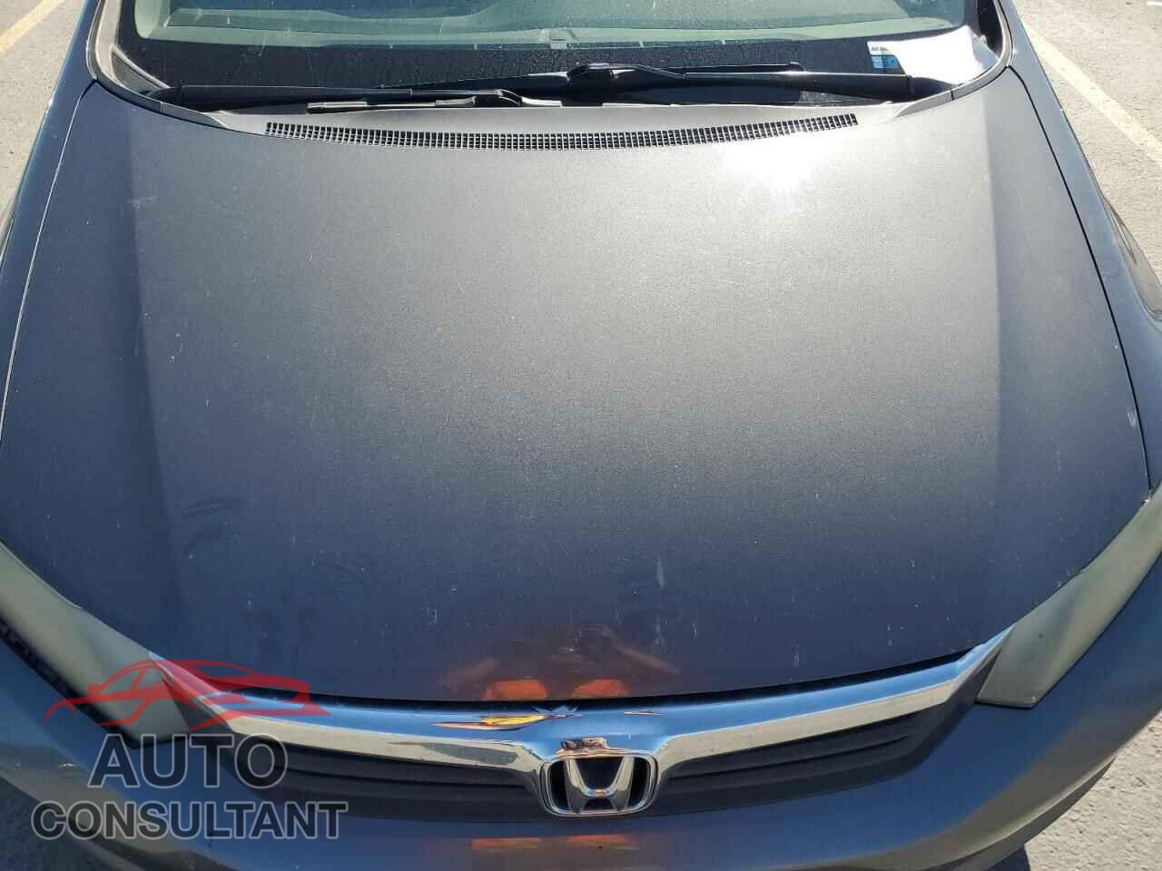 HONDA CIVIC 2012 - 2HGFB2F52CH584132