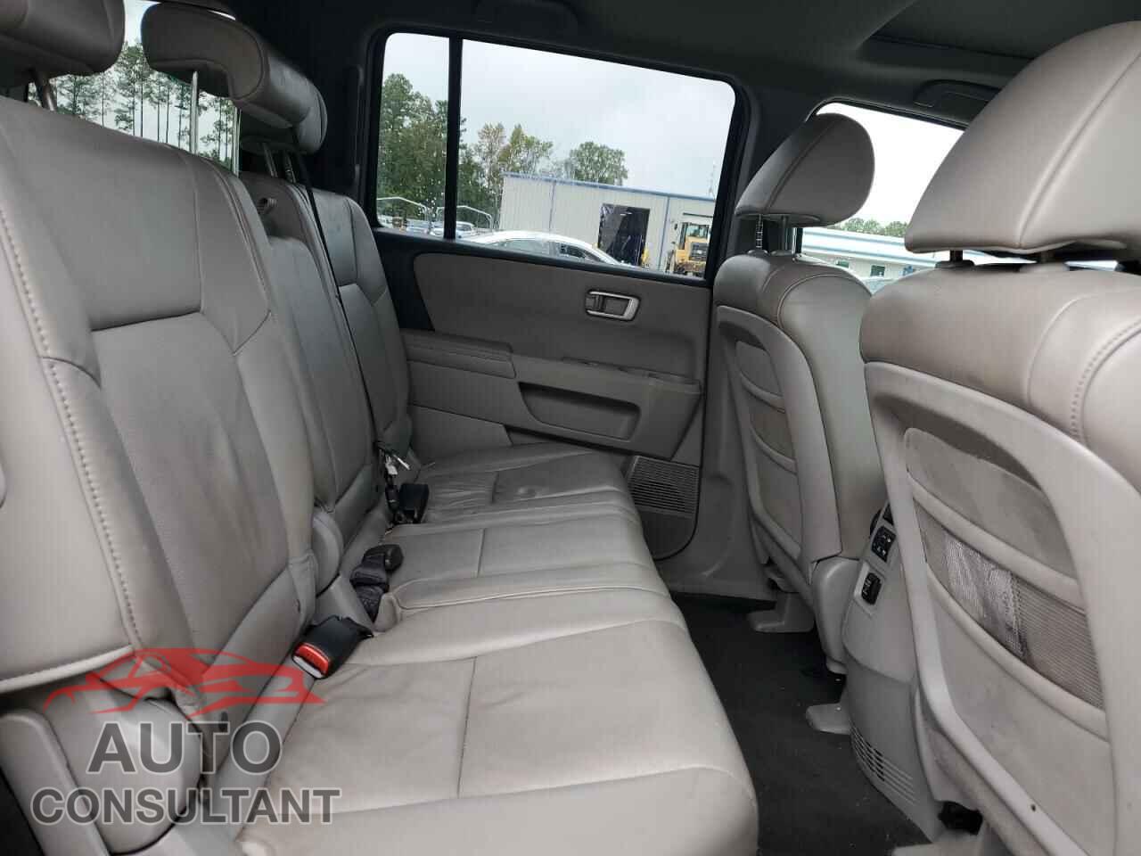 HONDA PILOT 2011 - 5FNYF4H51BB007133