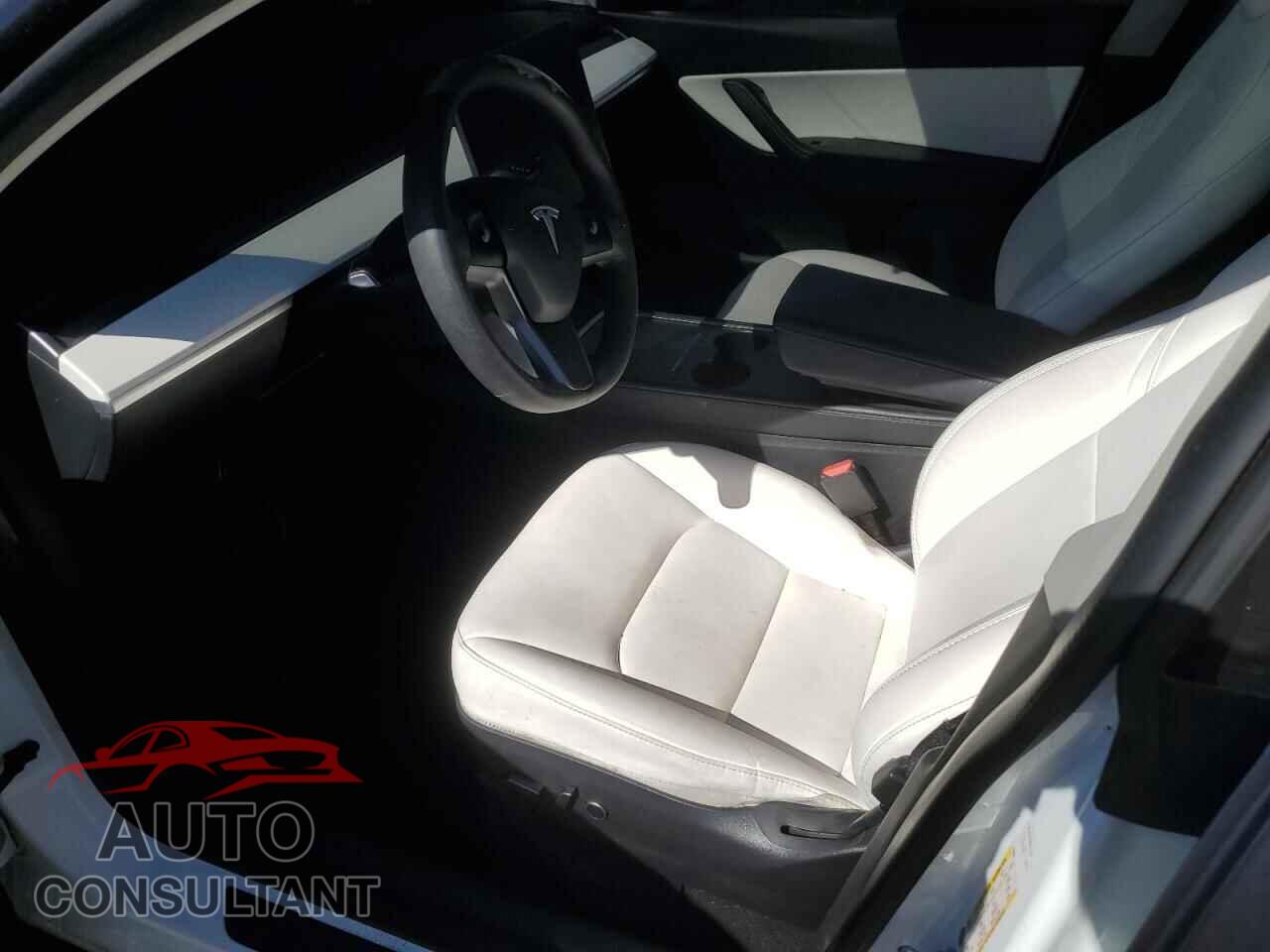TESLA MODEL Y 2021 - 5YJYGDEDXMF123006